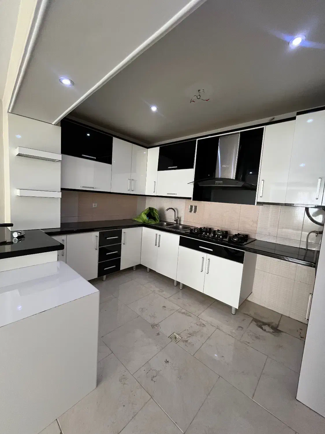 ۱۰۷ متر خیابان مهتاب قولنامه کد رهگیری ۱۲ واحدی|فروش آپارتمان|محمدشهر, همایون ویلا|دیوار