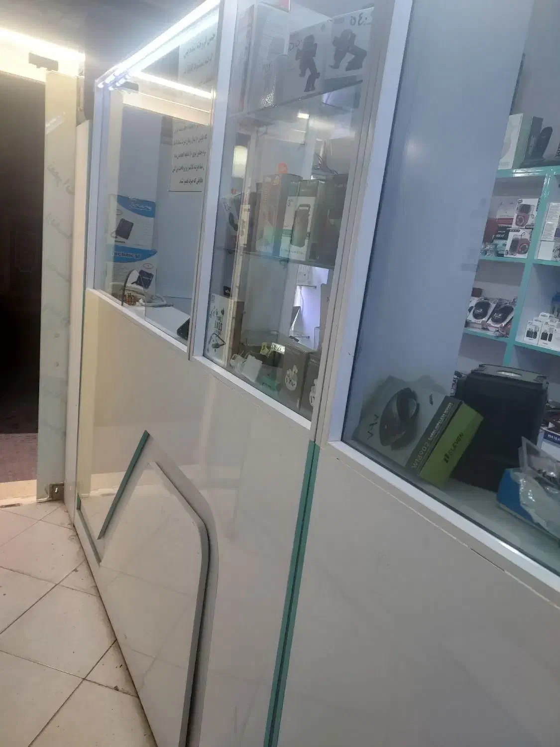 پیشخوان و میز کامپیوتر|مبلمان اداری|پرند, فاز ۲|دیوار