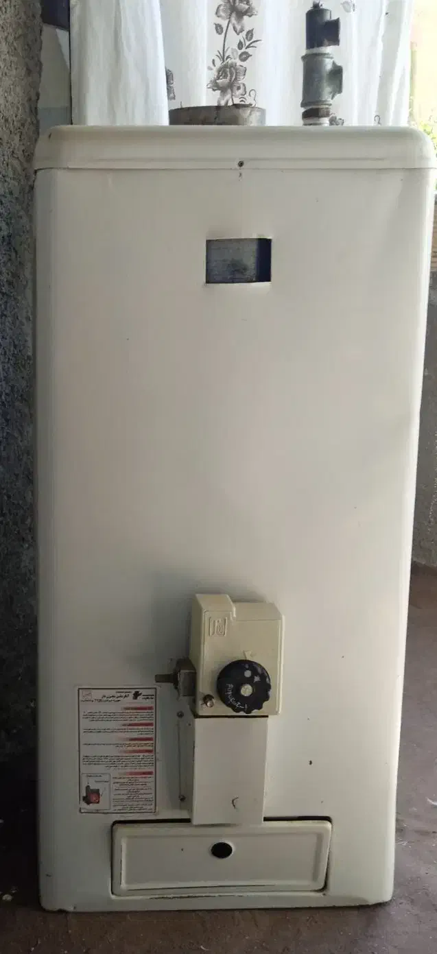 آبگرمکن دیواری مخزنی|آبگرمکن، پکیج، شوفاژ|قوچان, |دیوار