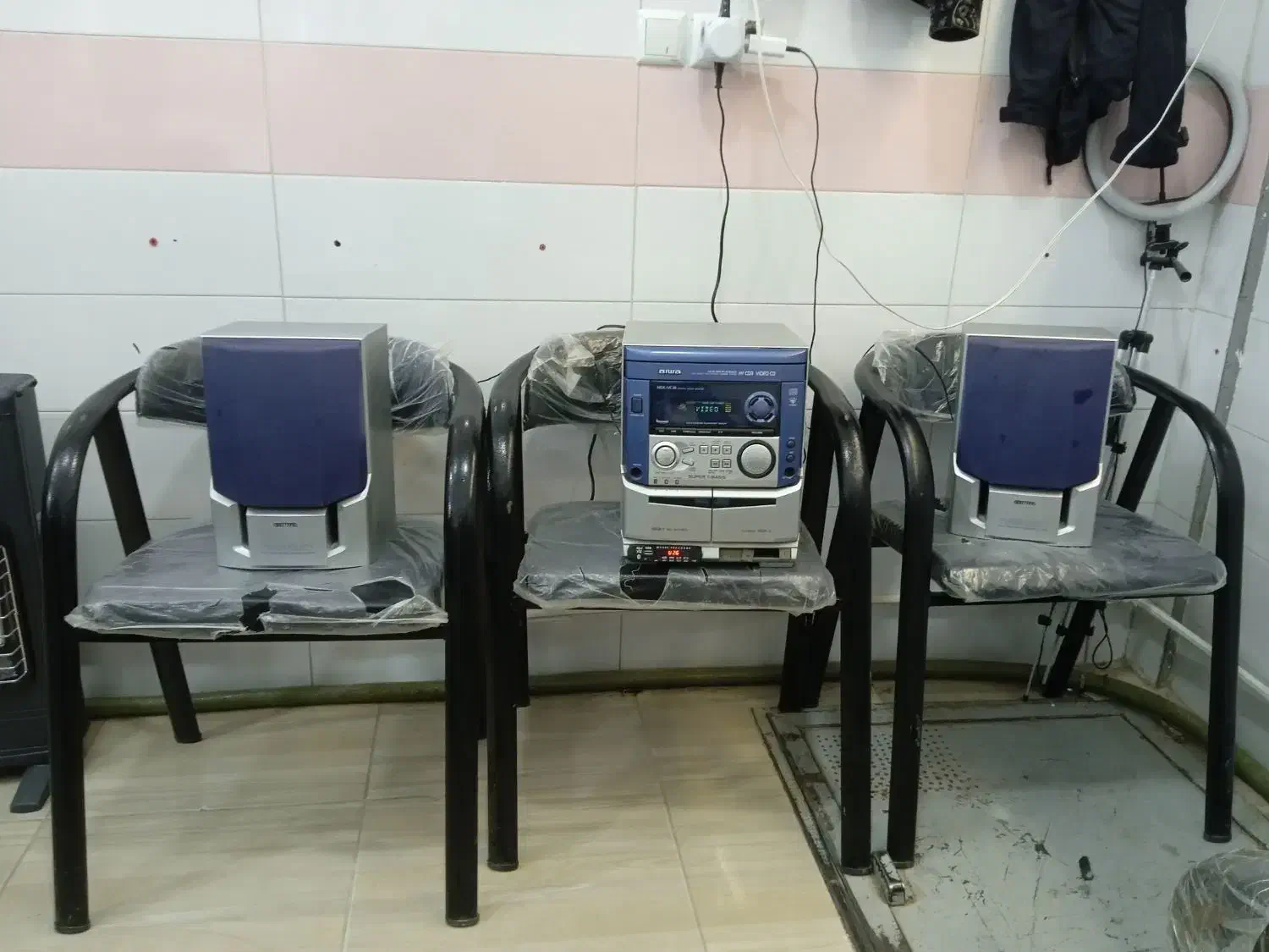 باند آیوا ژاپن|سیستم صوتی خانگی|ربط, |دیوار