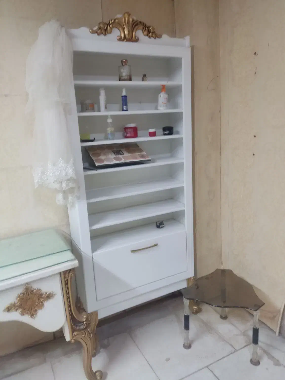 استند بزرگ و شلف جدا کننده فضا|کتابخانه، شلف، قفسههای دیواری|زاهدان, |دیوار