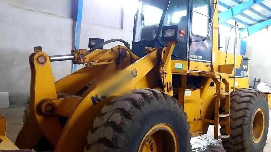 لودر کوماتسو ۳۰۰|خودرو سنگین|ایوان, |دیوار