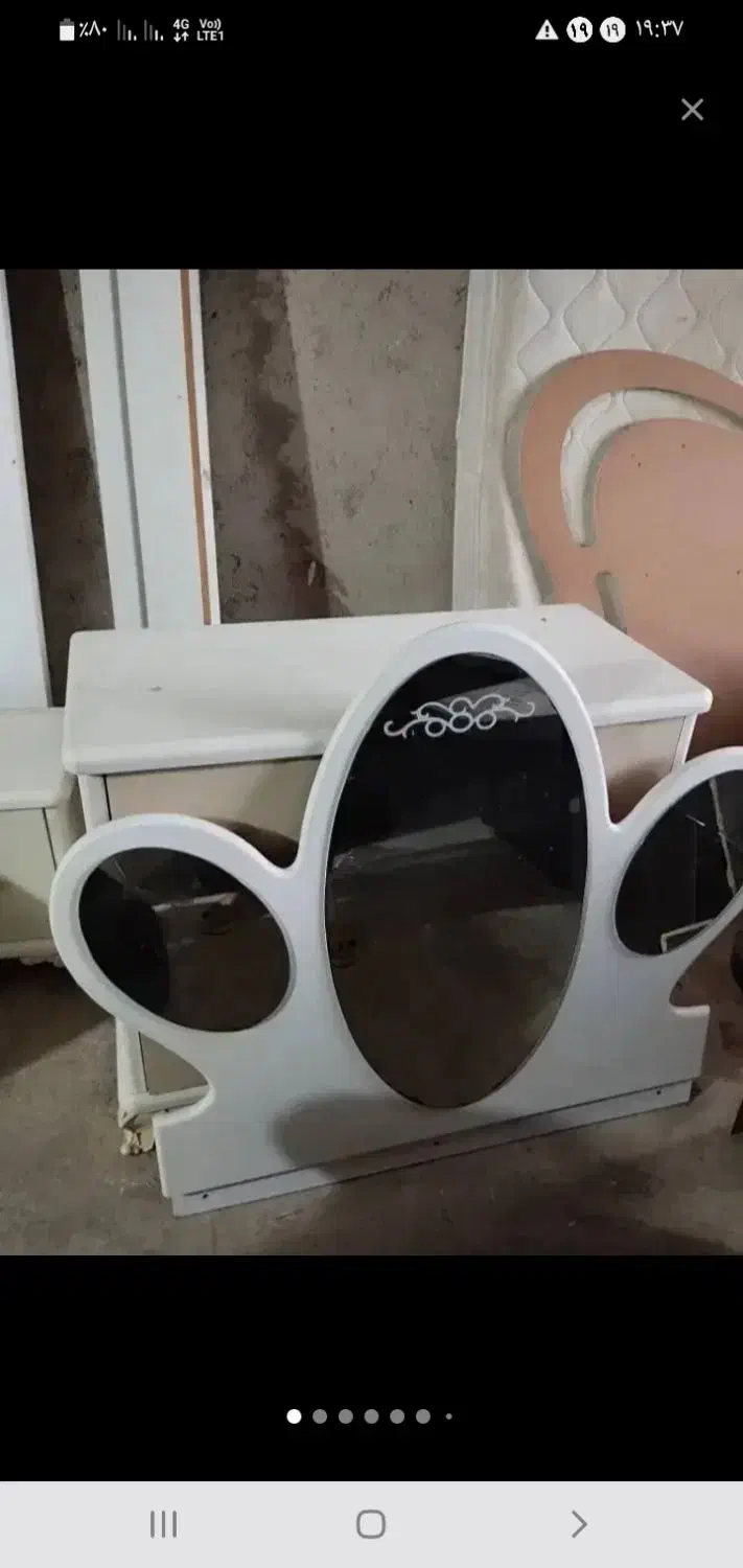 تخت دو نفره   همراه تشک دراور پا تختی با اینه|تخت و سرویس خواب|صومعه‌سرا, |دیوار