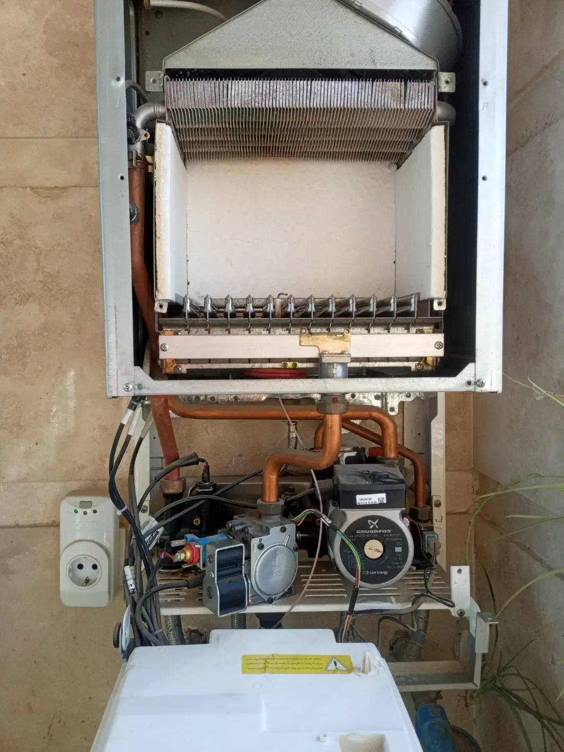 نصب تعمیر سرویس انواع پکیج اسپیلت آبگرمکن لباسشویی|خدمات پیشه و مهارت|گرگان, |دیوار