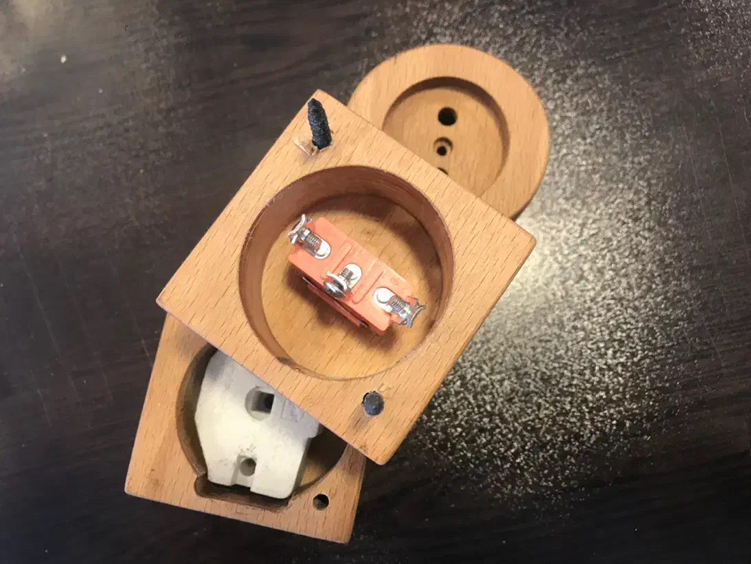 کلید و پریز فانتزی روکار تمام چوب|صنایع دستی و سایر لوازم تزئینی|دماوند, دماوند|دیوار