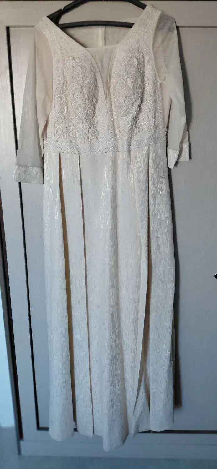 لباس مجلسی|لباس|صومعهسرا, |دیوار