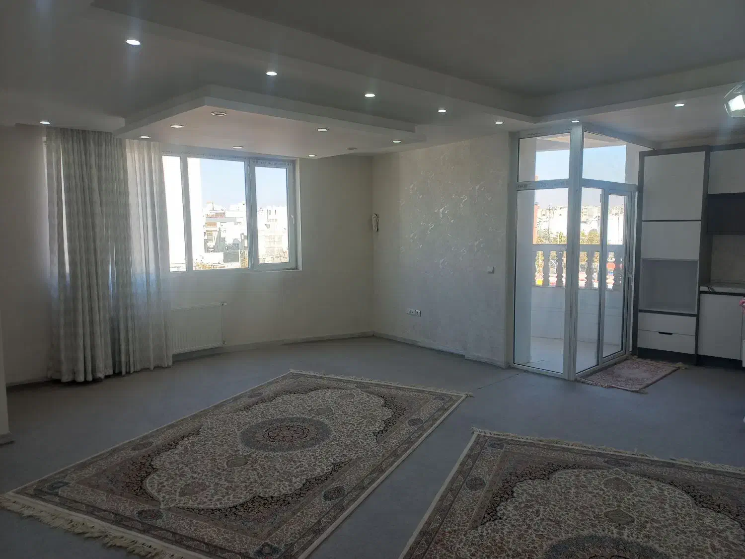 آپارتمان کلیدنخورده|اجارهٔ آپارتمان|میانه, |دیوار