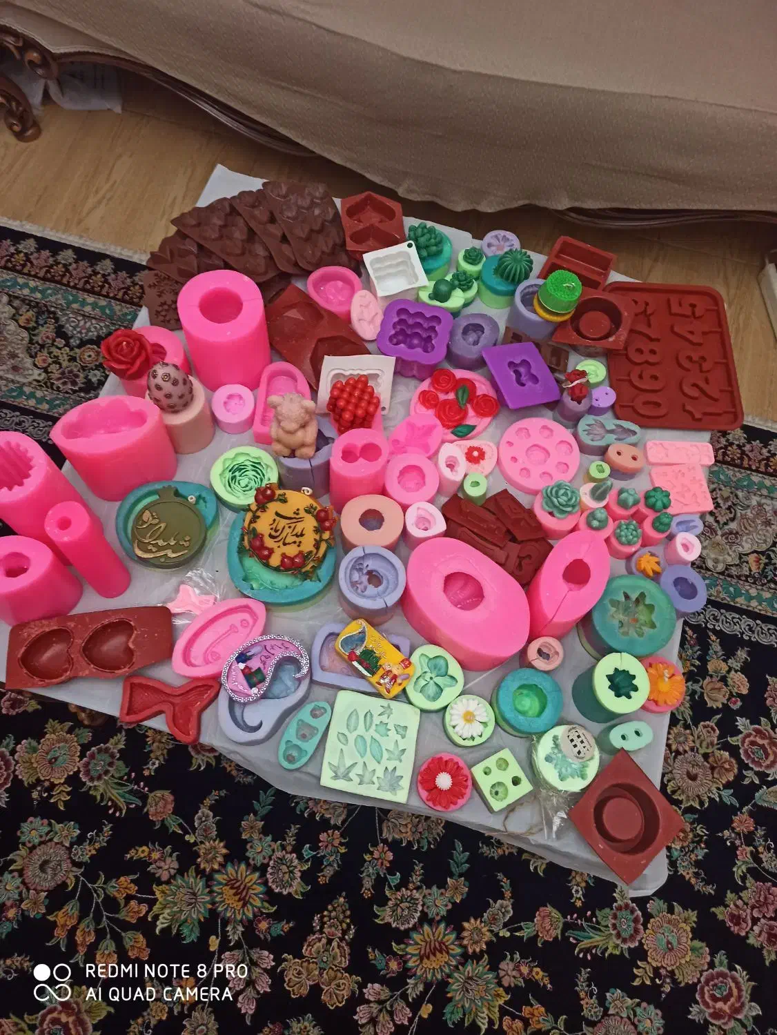 تعدادی قالب شمع سیلیکونی پلاستیکی به فروش میرسد|صنایع دستی و سایر لوازم تزئینی|رشت, لاکانی|دیوار