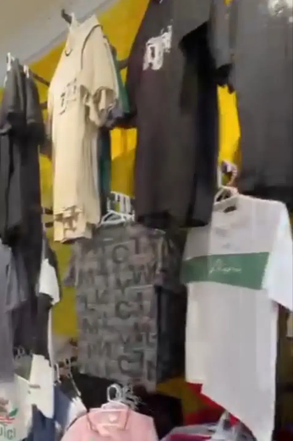 وسایل کامل بوتیک بالباس آماده به کار|فروشگاه و مغازه|میناب, |دیوار