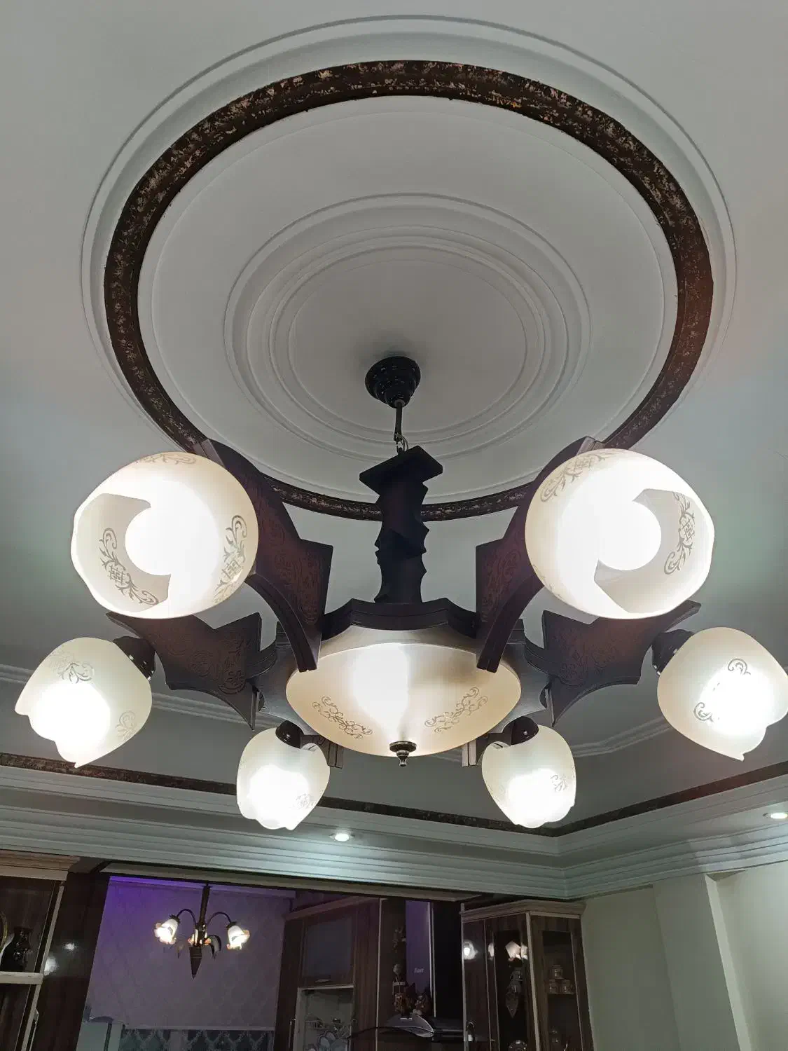 لوستر چوبی 6 شاخه|لوستر و چراغ آویز|تهران, افسریه جنوبی|دیوار