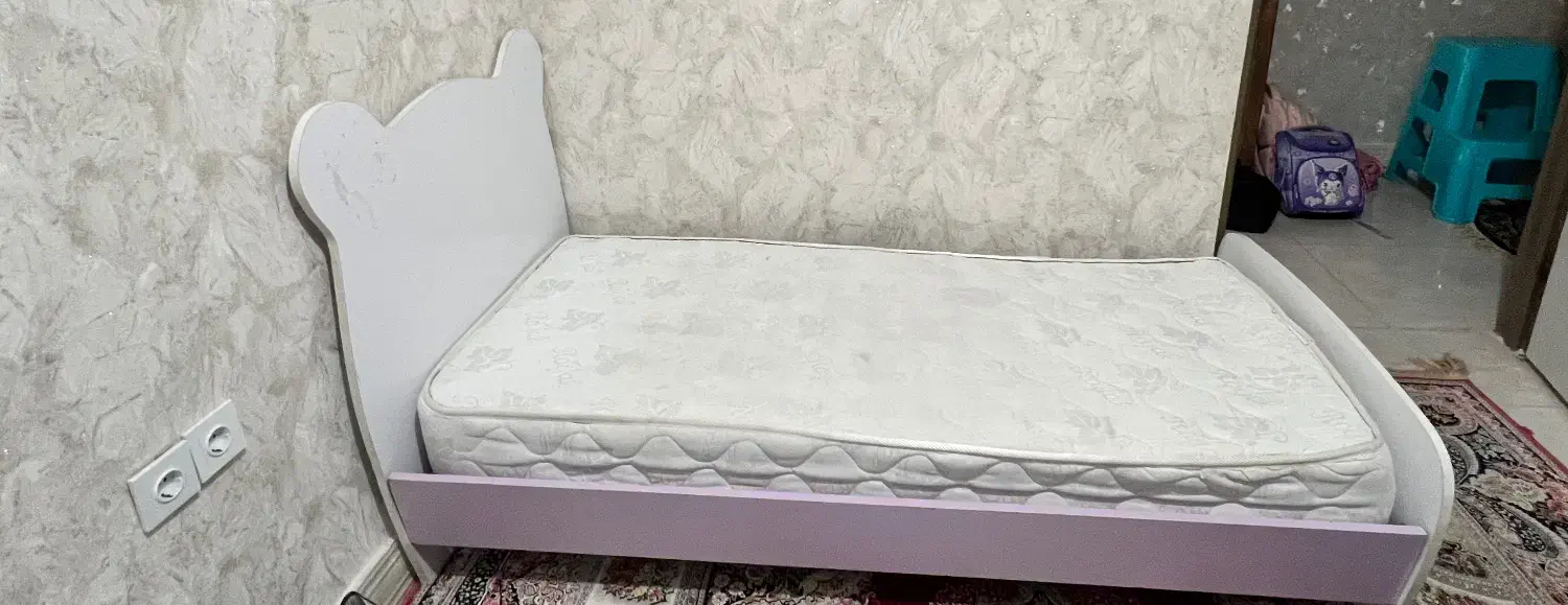 تخت کودک یا نوجوان همراه با تشک طبی در حد نو|تخت و سرویس خواب|چابهار, |دیوار