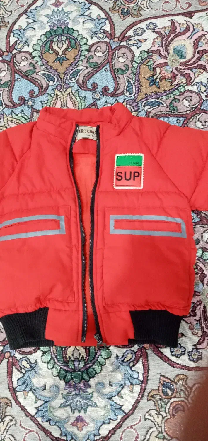 کاپشن|لباس|مشگین شهر, |دیوار