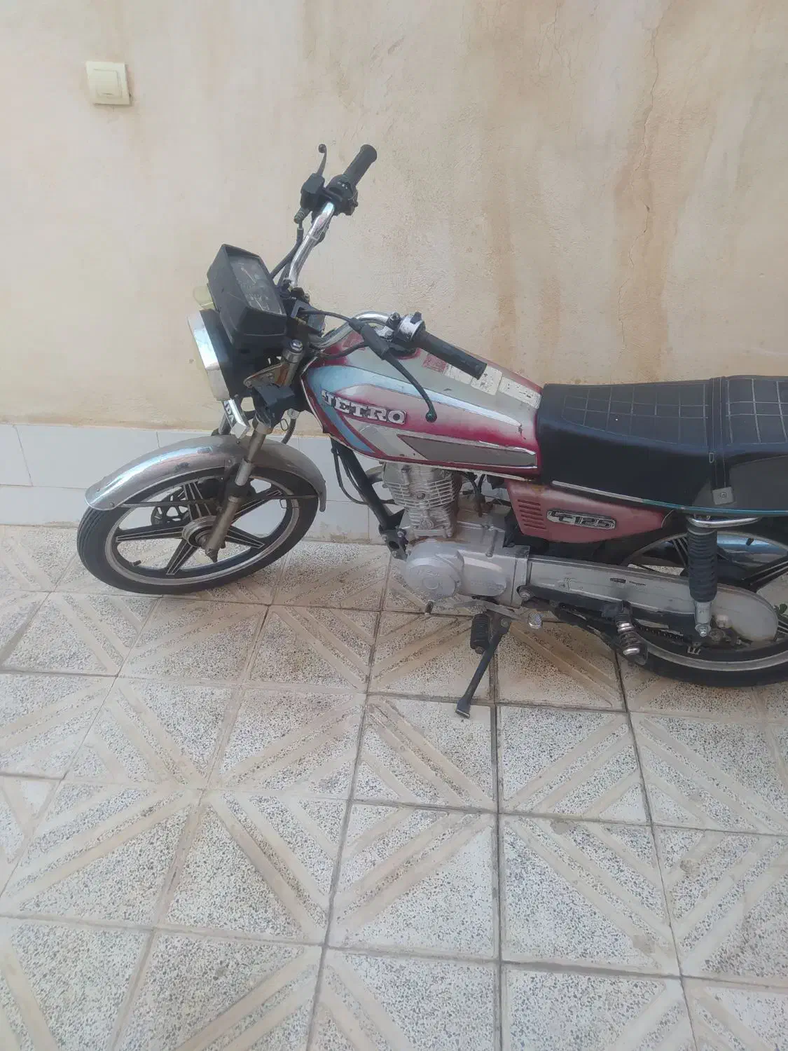 موتورسیکلت|موتورسیکلت|سمیرم, |دیوار