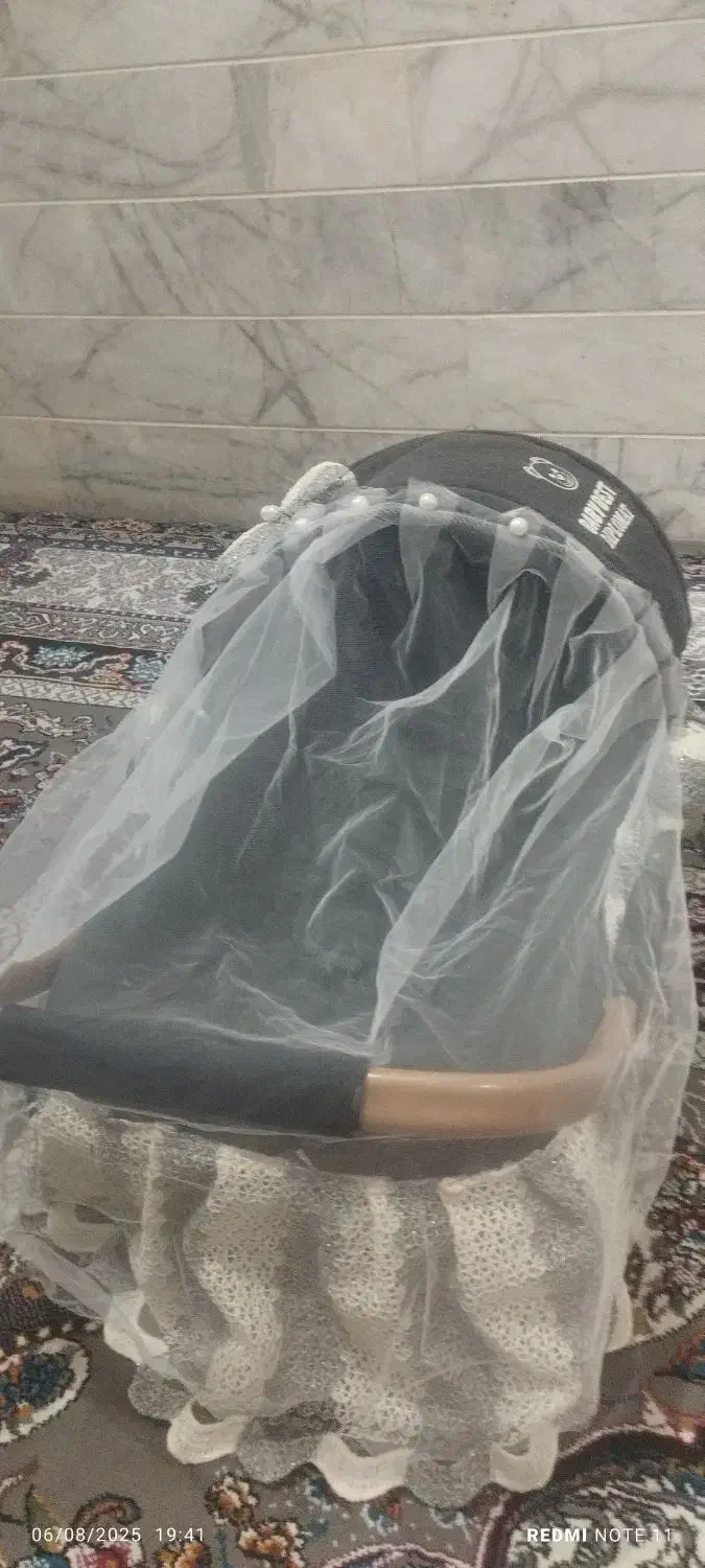 کریر نی نی نو نو|کالسکه و لوازم جانبی|میبد, |دیوار