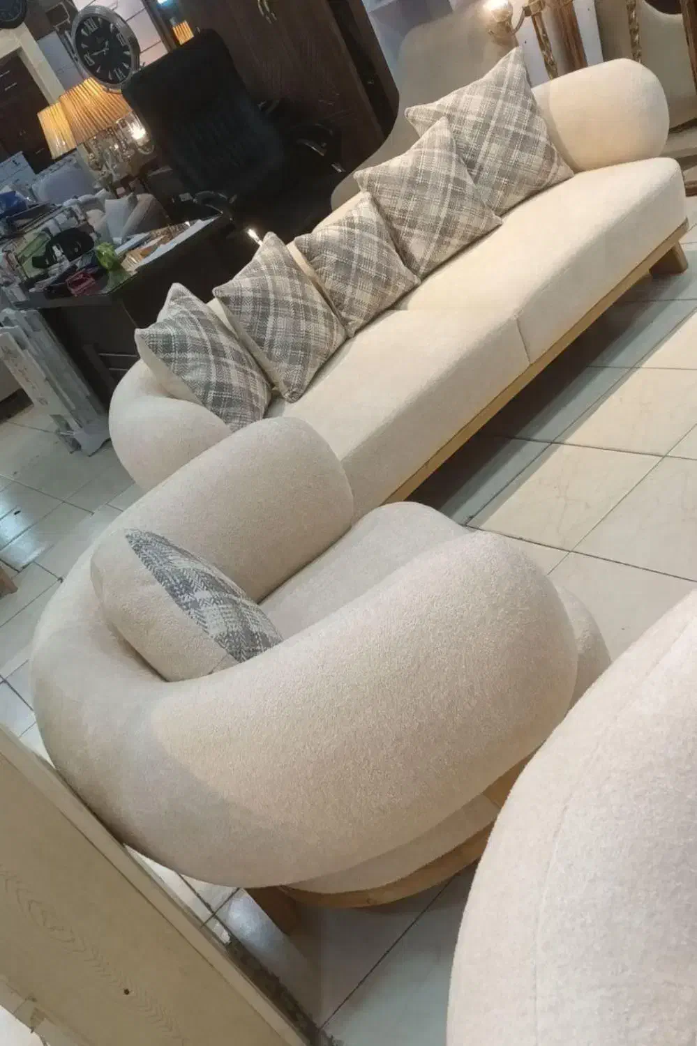 تعمیر سریع مبل مدرن و راحتی در گلسار رشت|خدمات پیشه و مهارت|رشت, گلسار|دیوار