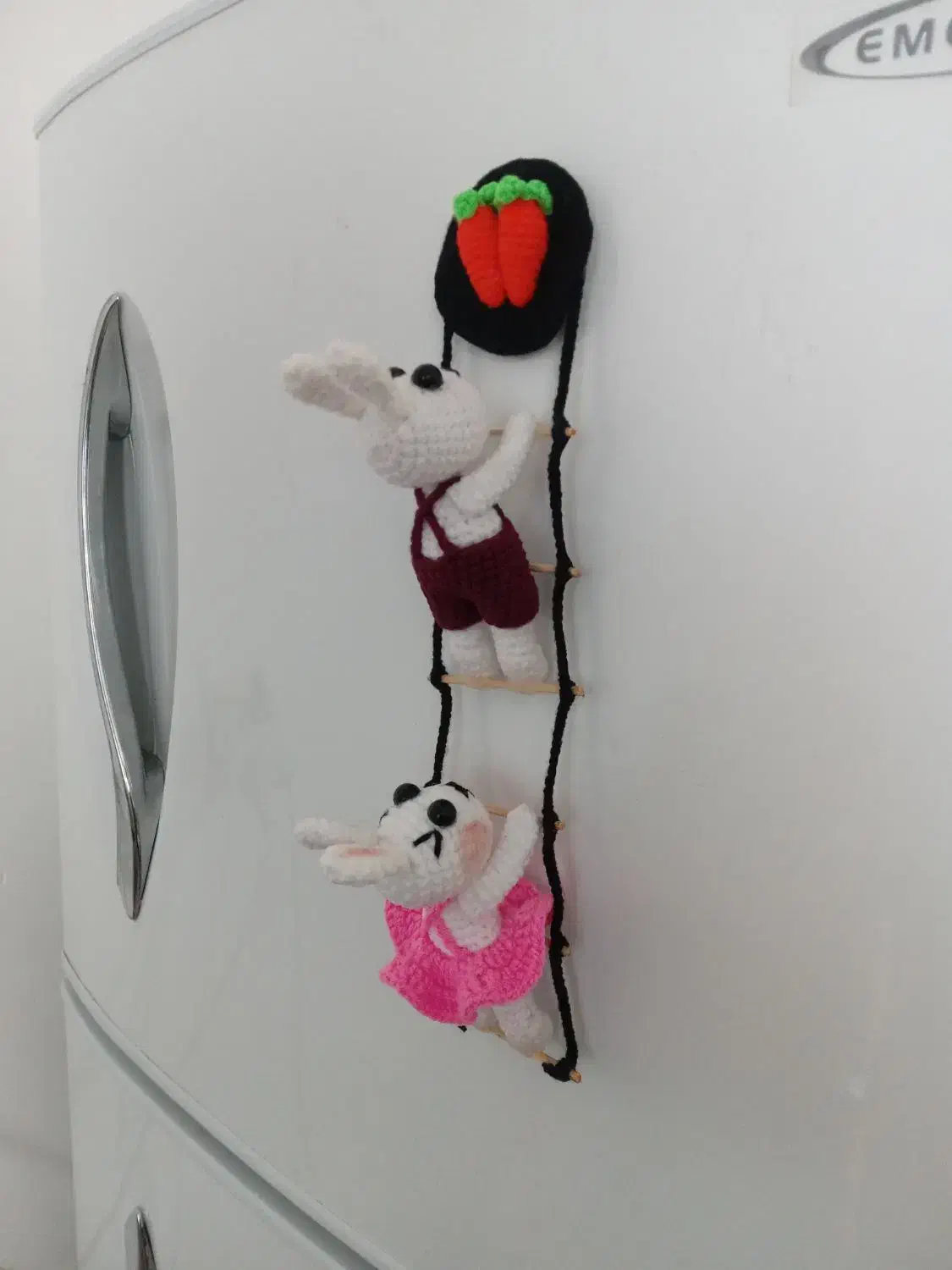 مگنت یخچال طرح خرگوش هایه دزد|صنایع دستی و سایر لوازم تزئینی|شیروان (خراسان), |دیوار