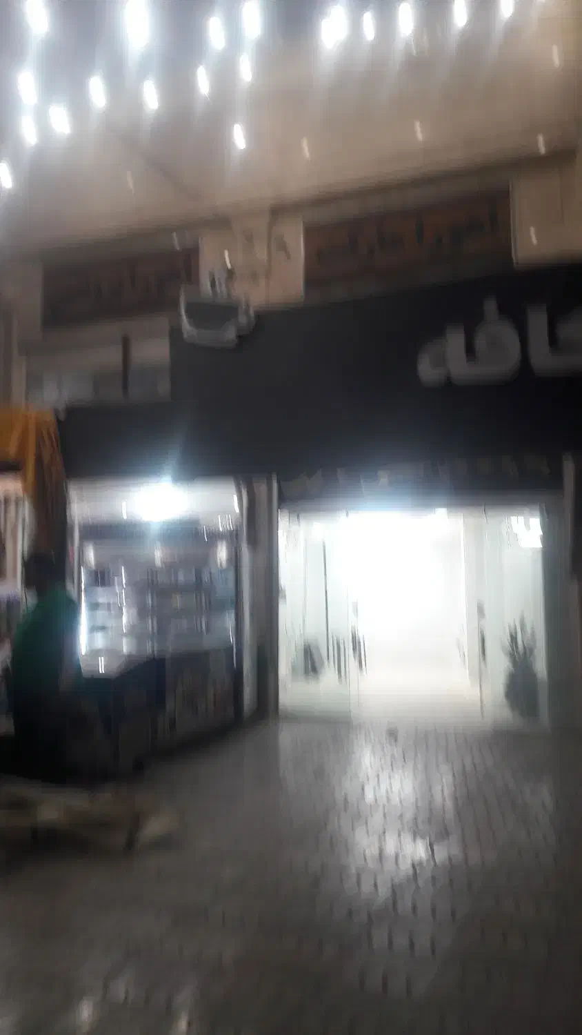 یک باب مغازه ۵۵متر بر بلوار سپیده ۱۰۰ با ۱۸|اجارهٔ مغازه و غرفه|شیراز, شهرک والفجر|دیوار
