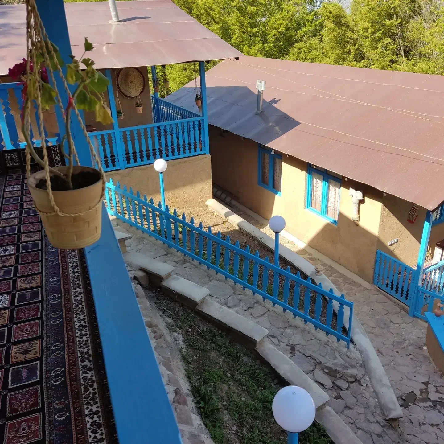 بوم گردی نگین ایلیا|اجارهٔ کوتاه‌مدت آپارتمان و سوئیت|مرزن‌آباد, |دیوار