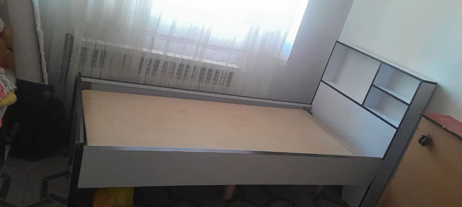 تخته خوابه یک نفره قابه جداهم فروخته میشه|تخت و سرویس خواب|فولادشهر, مسکن مهر فولادشهر|دیوار