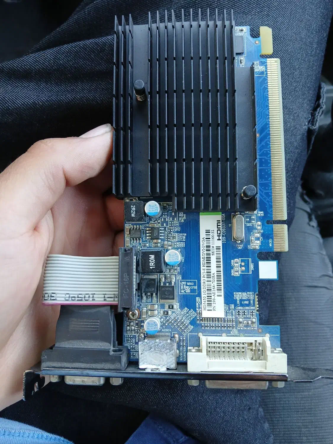 گرافیک 1 گیگ ddr3 HDMI|قطعات و لوازم جانبی رایانه|ورامین, شهرک فاطمیه|دیوار