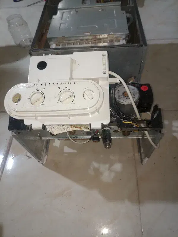 پکیج استوک|آبگرمکن، پکیج، شوفاژ|پرند, فاز ۶|دیوار