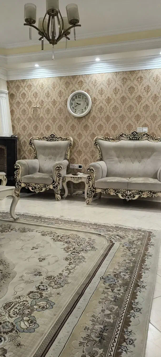 مبل هفت نفره|مبلمان خانگی و میز عسلی|رشت, کاکتوس|دیوار