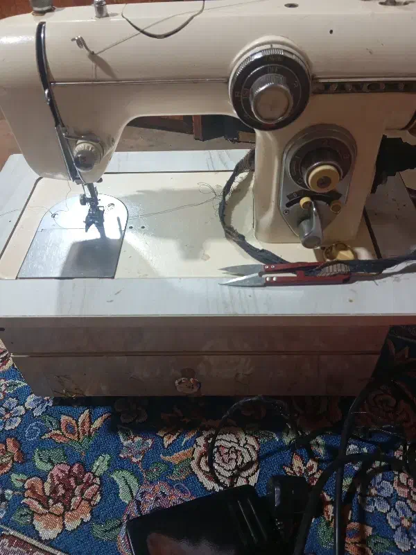 چرخ ژانومه مدل 672|چرخ خیاطی و ریسندگی|خاش, |دیوار