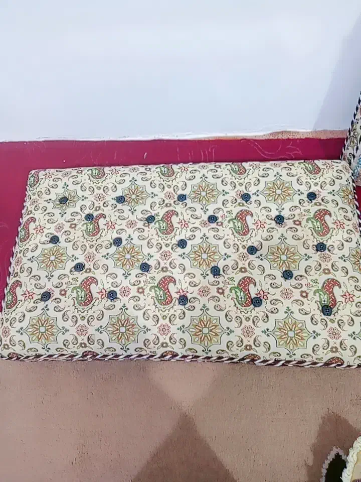 پشتی پنبه ای|پشتی|دهگلان, |دیوار