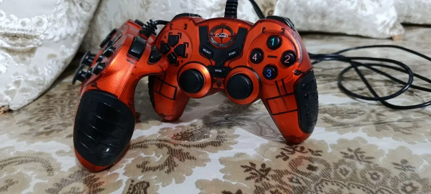 دسته بازی کامپیوتر سالم و تمیز دو مدل خاص|کنسول، بازی ویدئویی و آنلاین|تهران, شهرک استقلال|دیوار