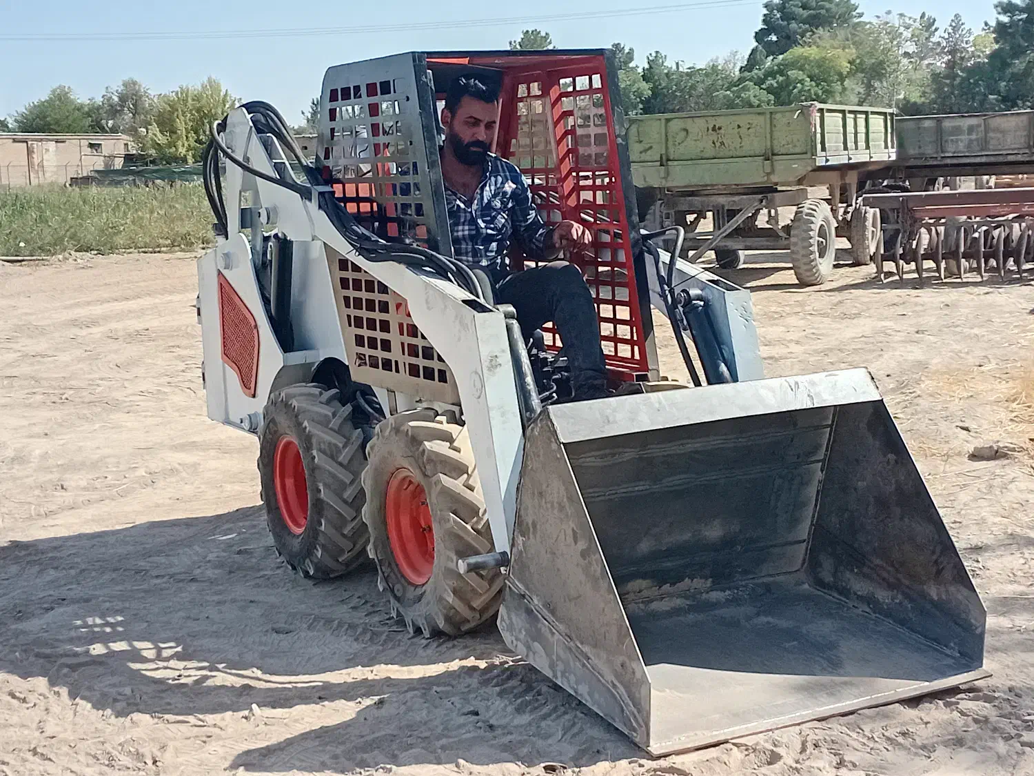 بابکت کوچک اقتصادی|خودرو سنگین|مشهد, کوشش|دیوار