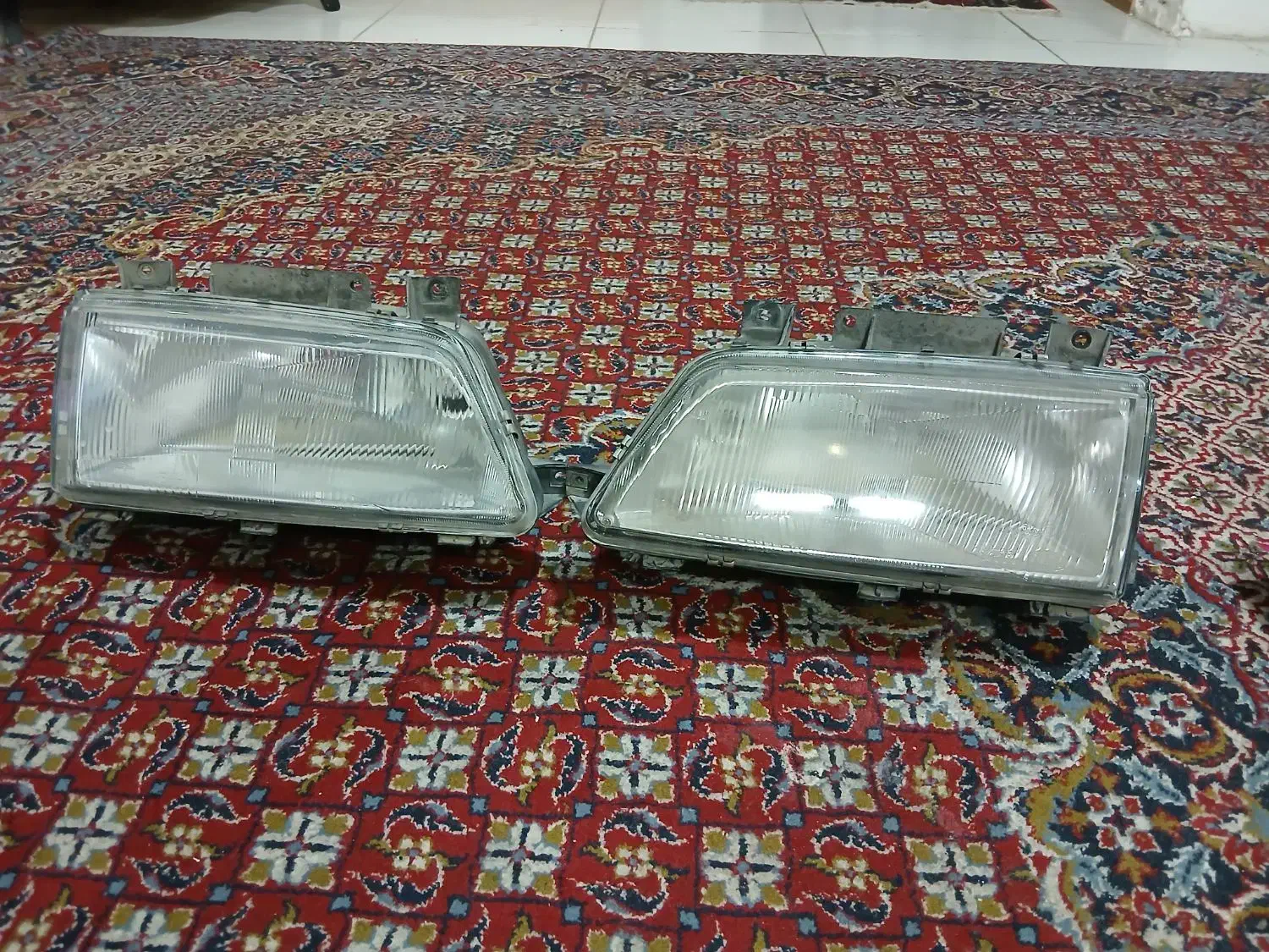 چراغ جلو پژو ۴۰۵|قطعات یدکی و لوازم جانبی|شاهینشهر, سعدی شمالی|دیوار