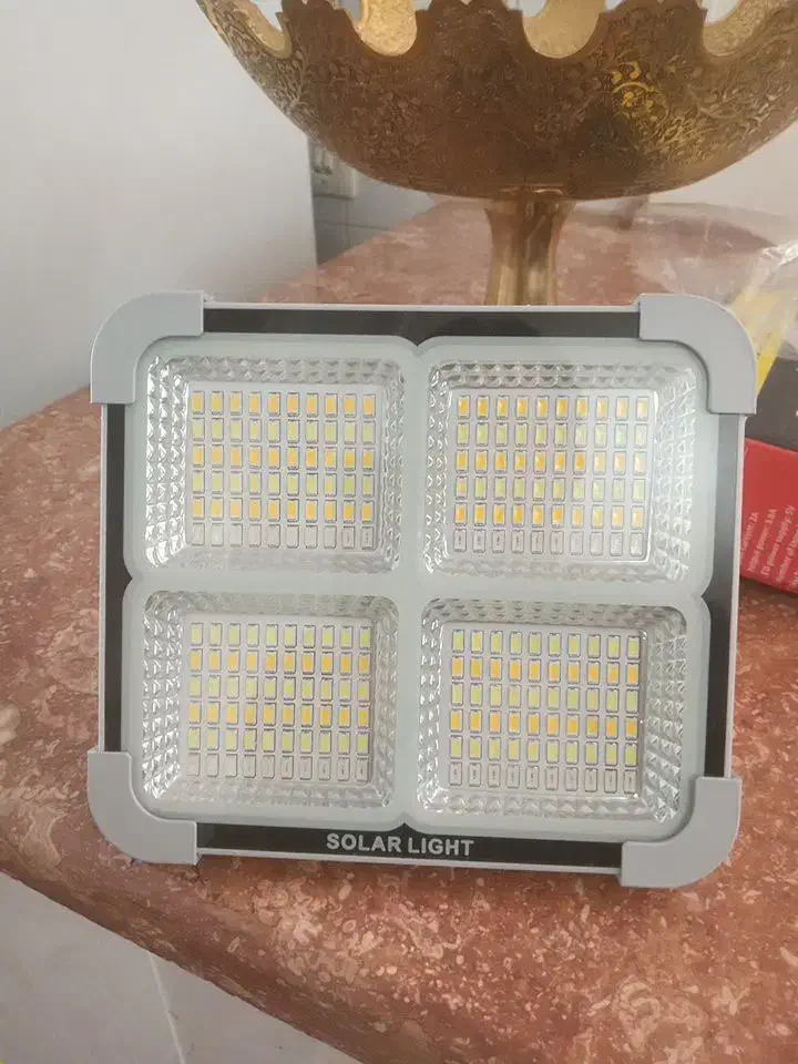 پروژکتور خورشیدی ۱۰۰وات|لامپ و چراغ|مرند, |دیوار