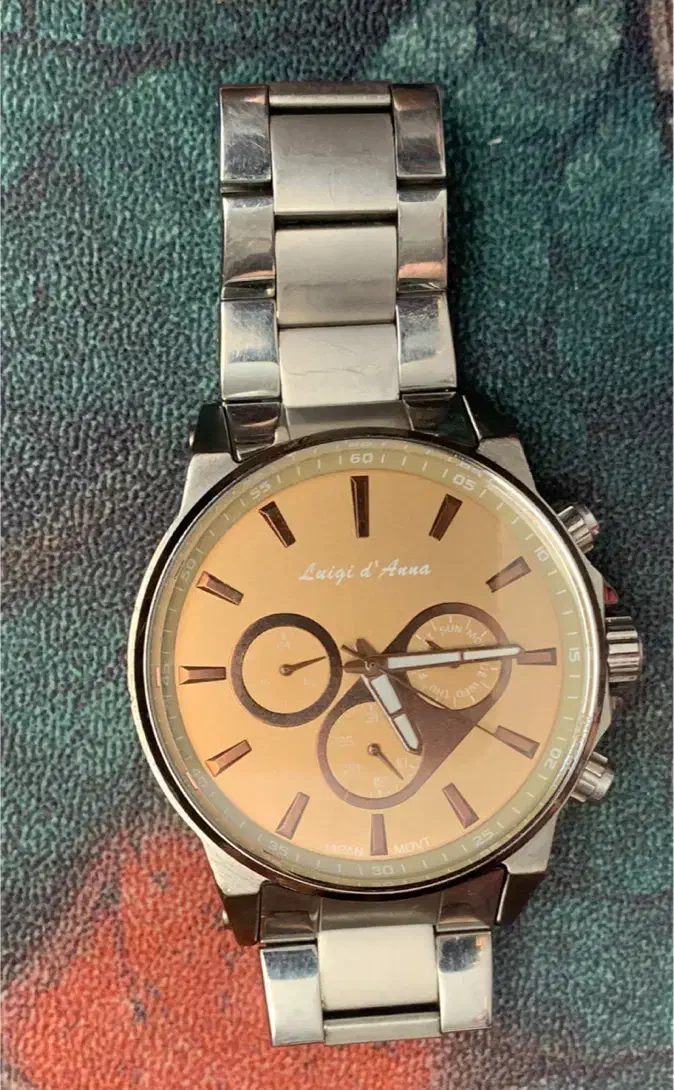 تعدادی ساعت|ساعت|گرمسار, |دیوار