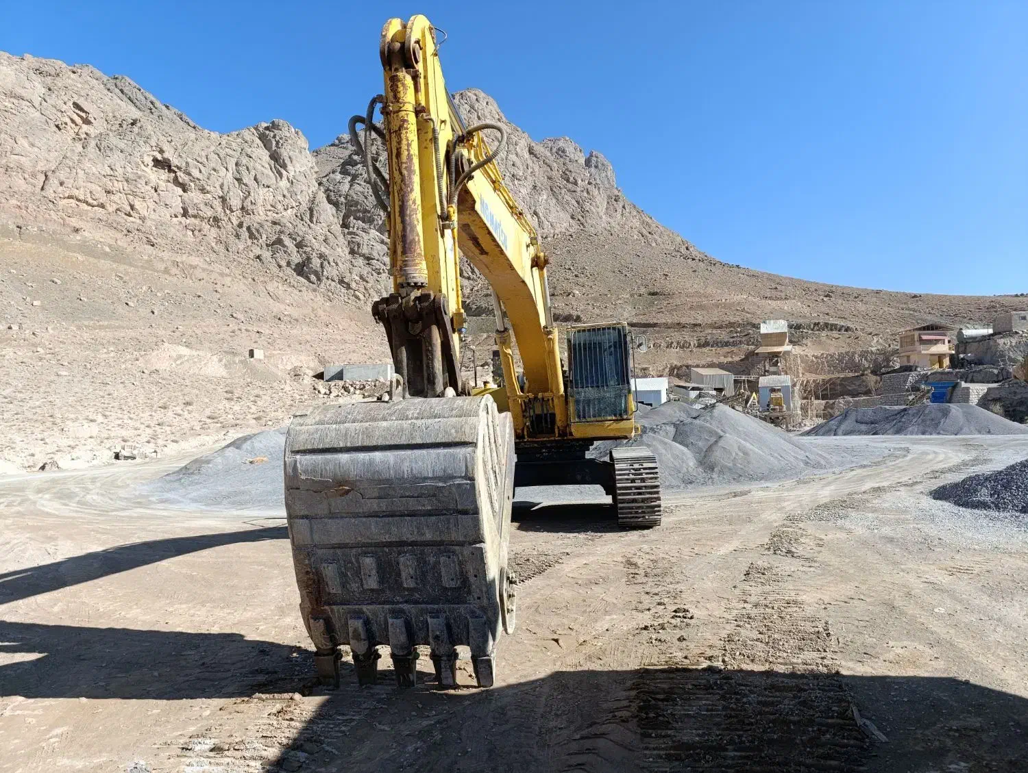 بیل 400|خودرو سنگین|باغ بهادران, |دیوار