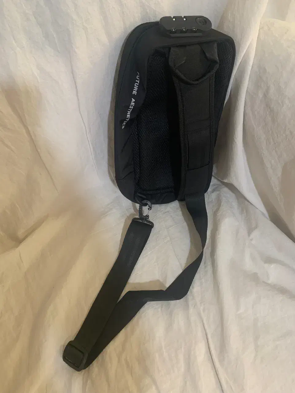 بادی بگ|کیف، کفش، کمربند|قدس, شهر‌قدس|دیوار