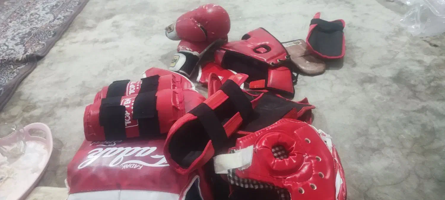 وسایل کیک بوکس و کمیدی|تجهیزات ورزشی|اسلامشهر, شهرک امام حسین (میان آباد)|دیوار