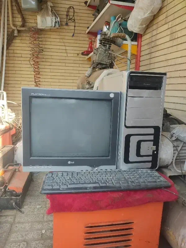 کامپیوتر|رایانه رومیزی|نیشابور, بنیاد شهید|دیوار