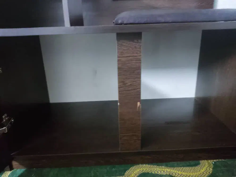 میز تلفن جادار سالم و شیک|میز تلفن|شیراز, فرهنگ شهر|دیوار