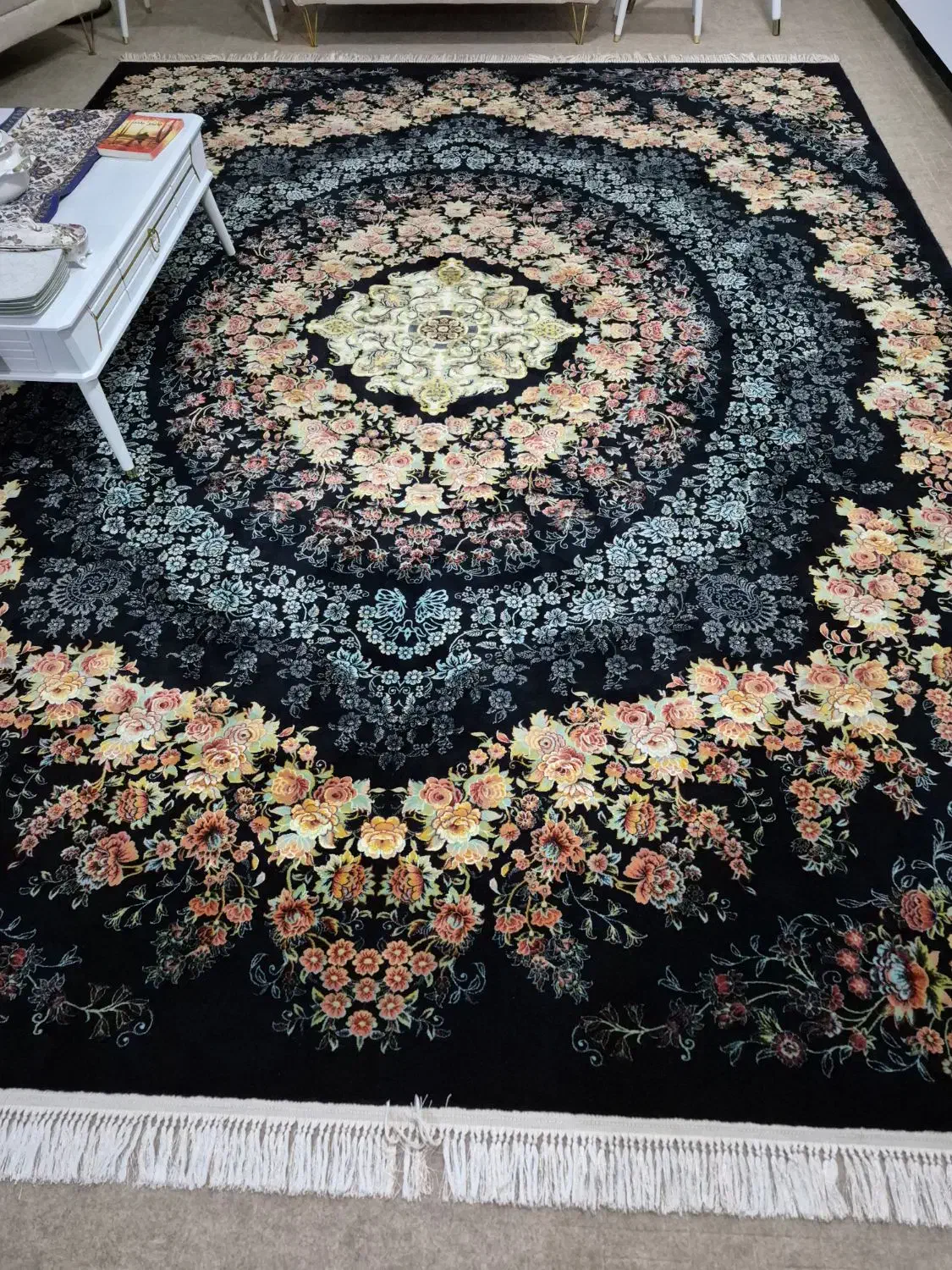 فرش ۷۰۰ شانه پاتریس|فرش|بهبهان, |دیوار