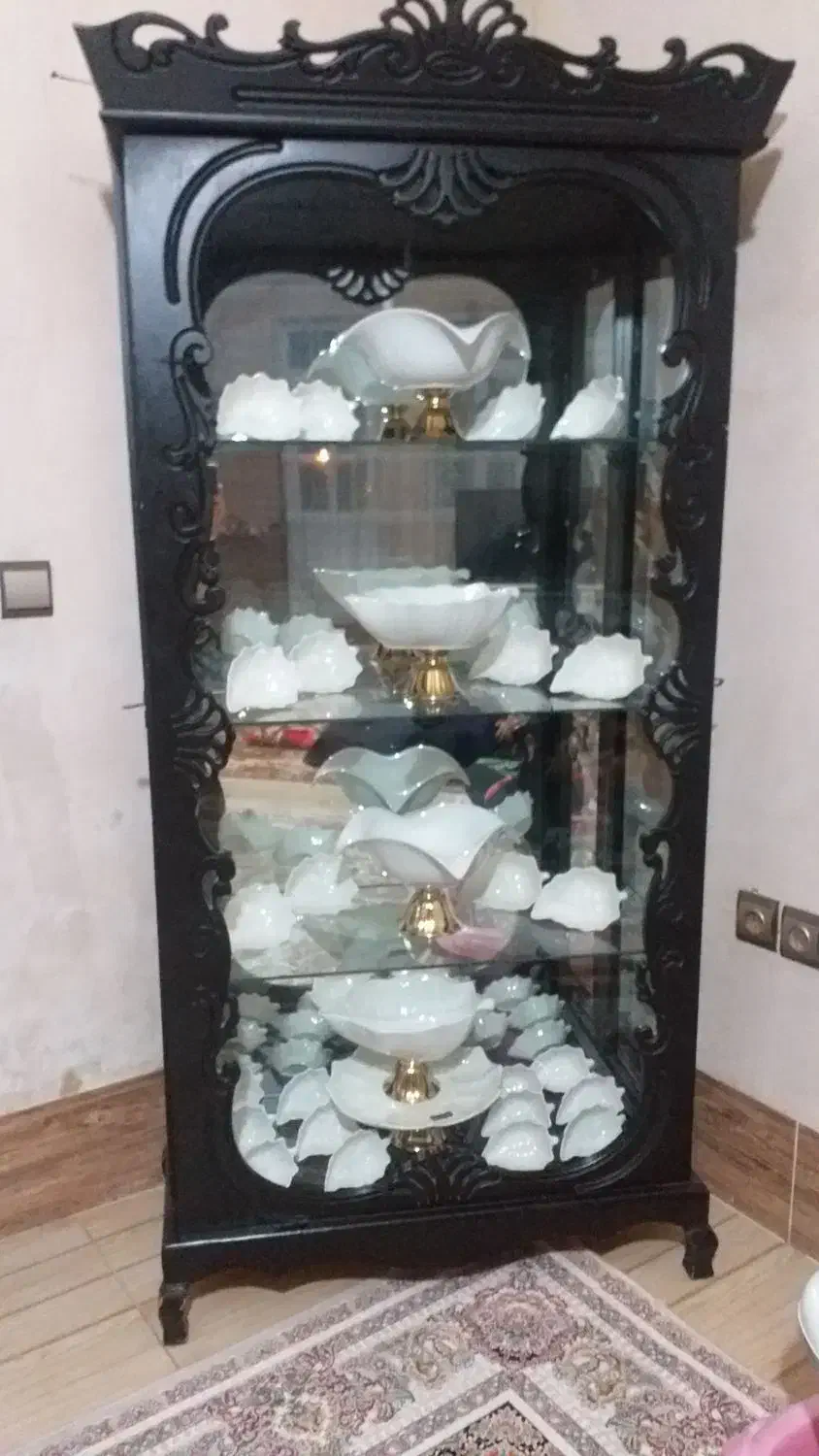 یک عدد بوفه.میزتلویزیون.وکامت سماور|بوفه، ویترین، کنسول|سلماس, |دیوار