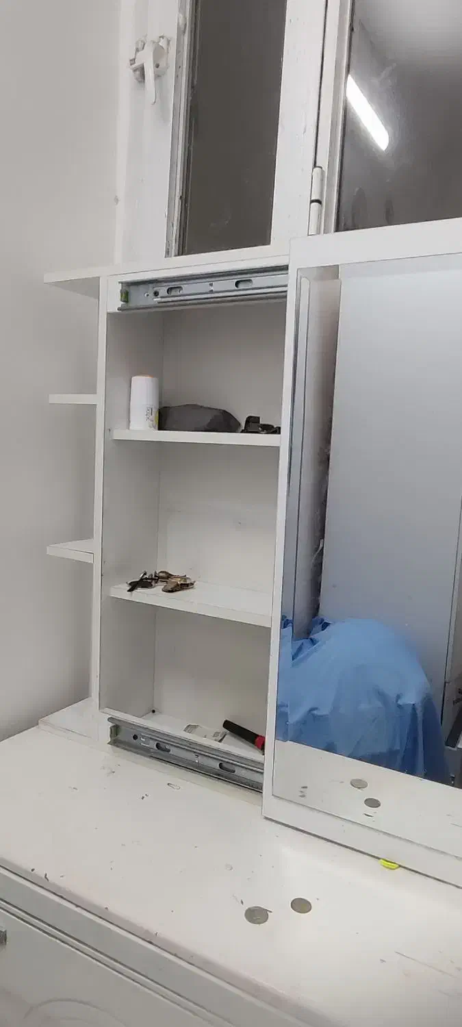 اینه رومیزی|آینه|قم, باغ شازده|دیوار