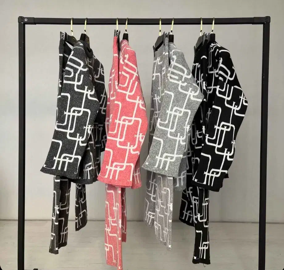 ست بافت زنانه همراه شلوارش فقط ۴۹۵|لباس|یاسوج, |دیوار