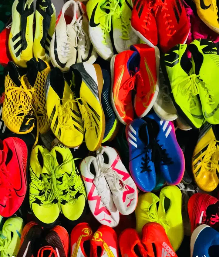 سالنی فوتسال استوک اورجینا فقط عمده|کیف، کفش، کمربند|زاهدان, |دیوار