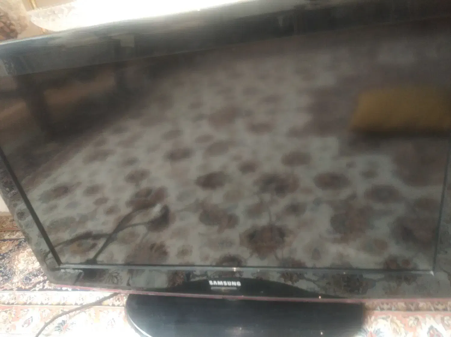 تلویزیون سامسونگ سالم کابل آستین ای میخوره|تلویزیون و پروژکتور|کرج, حصارک بالا|دیوار