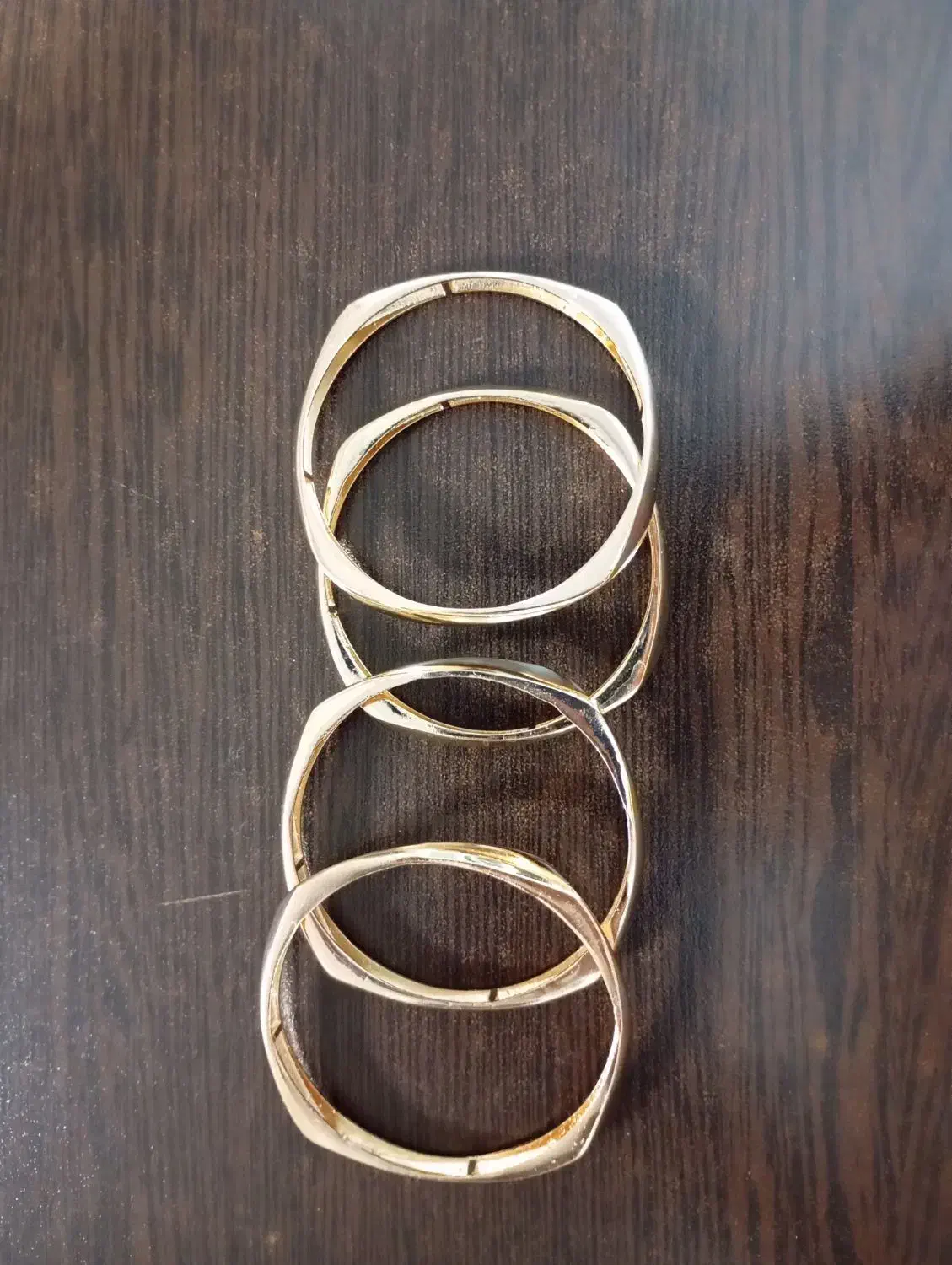 النگوطلاروس مدل اپل|بدلیجات|قم, سراجه (۱۵ خرداد)|دیوار