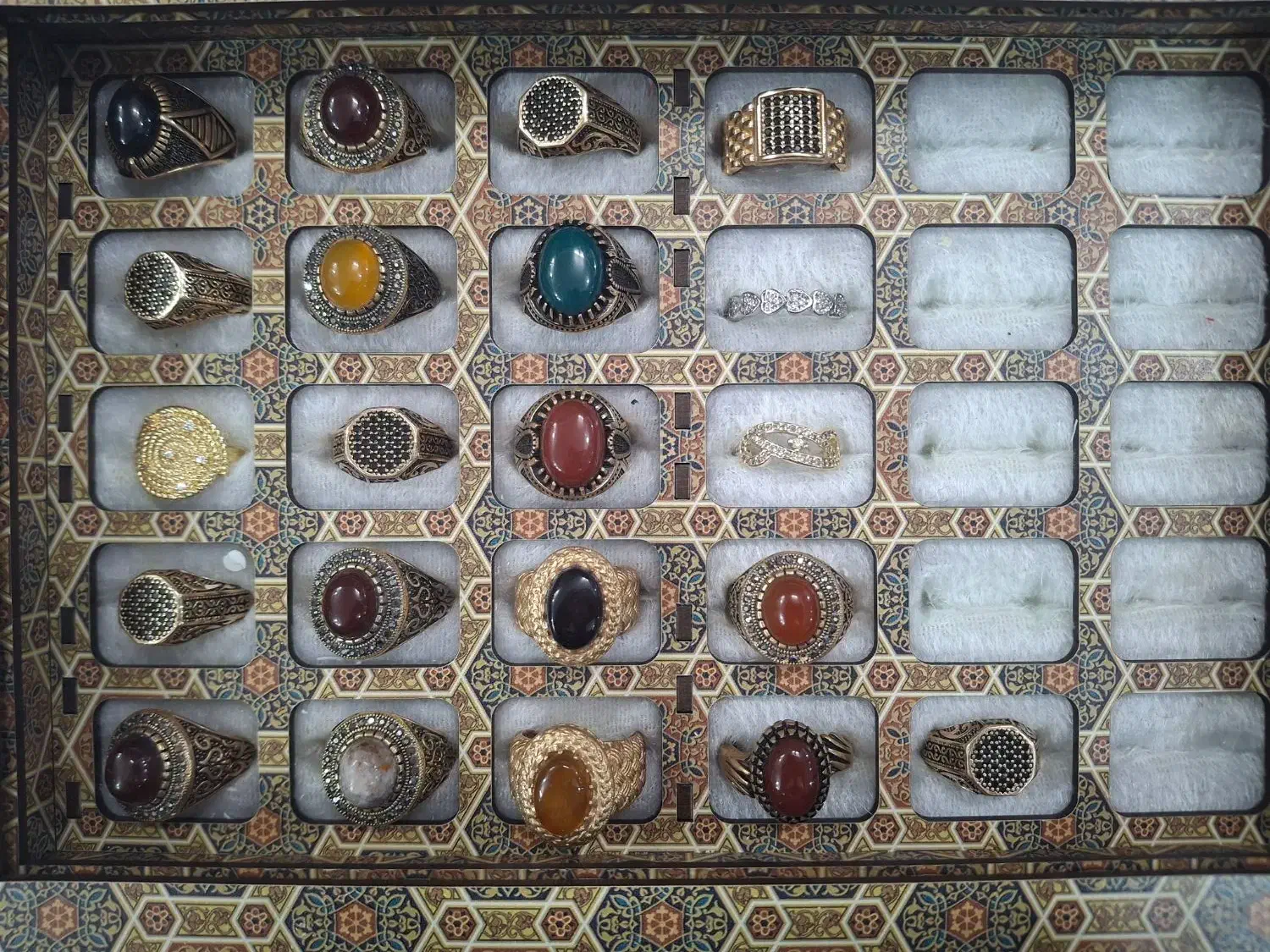 انگشتر طلاروس|بدلیجات|قم, چهار امامزاده|دیوار