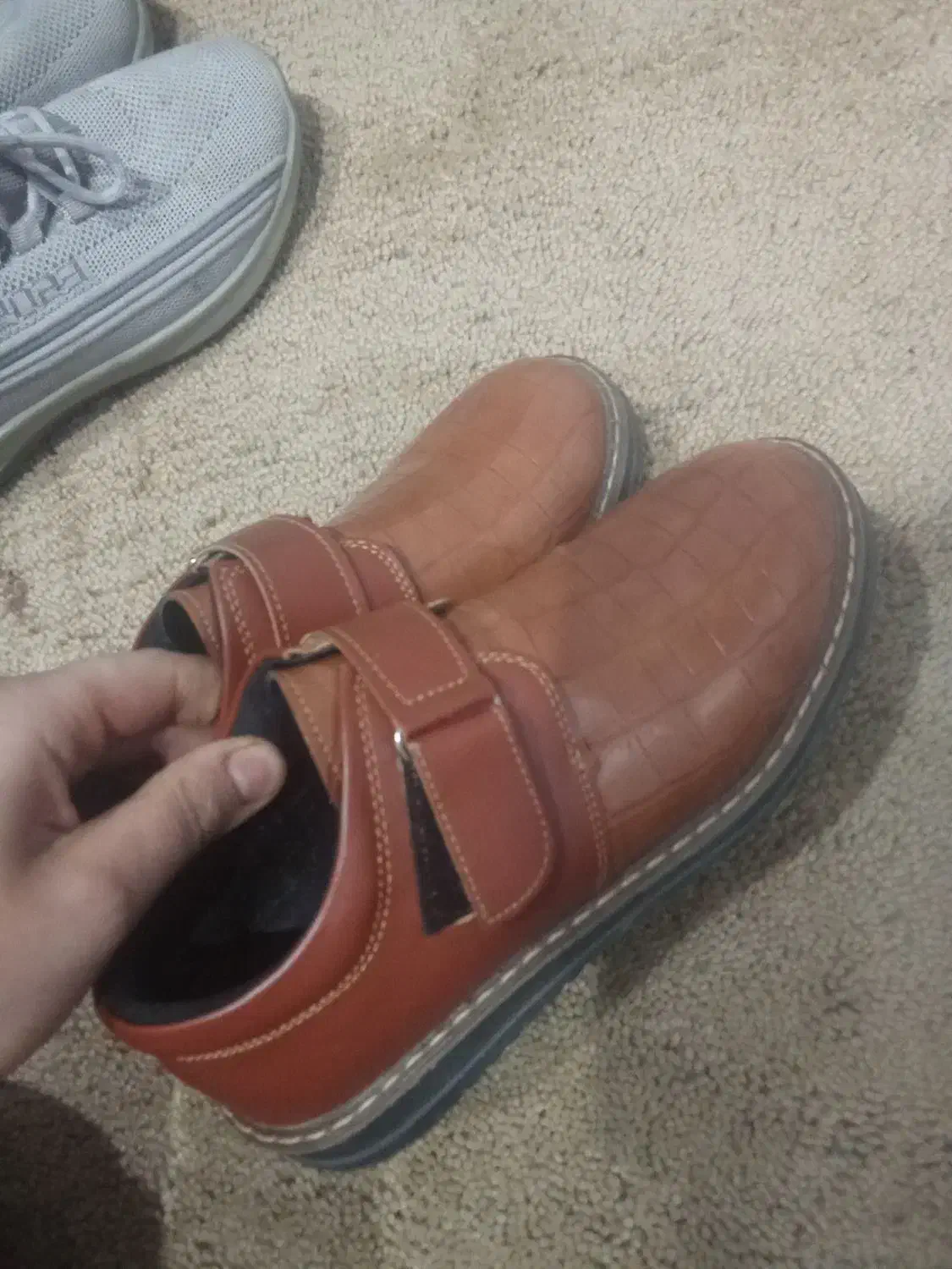 کفش و کتونی در حد خیلی نو|کفش و لباس بچه|هشتگرد, فاز ۳ مهستان|دیوار