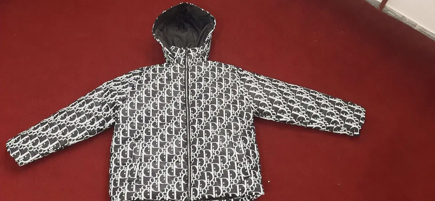 کاپشن|لباس|رشت, سیا اسطلخ|دیوار