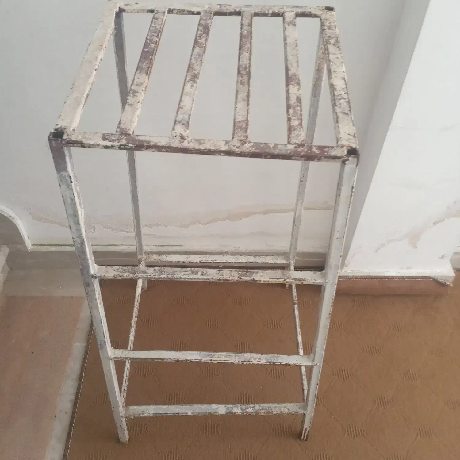 چهار پایه بدون پوسیدگی سالم فقط یه رنگ میخواد|صندلی و نیمکت|آستارا, |دیوار