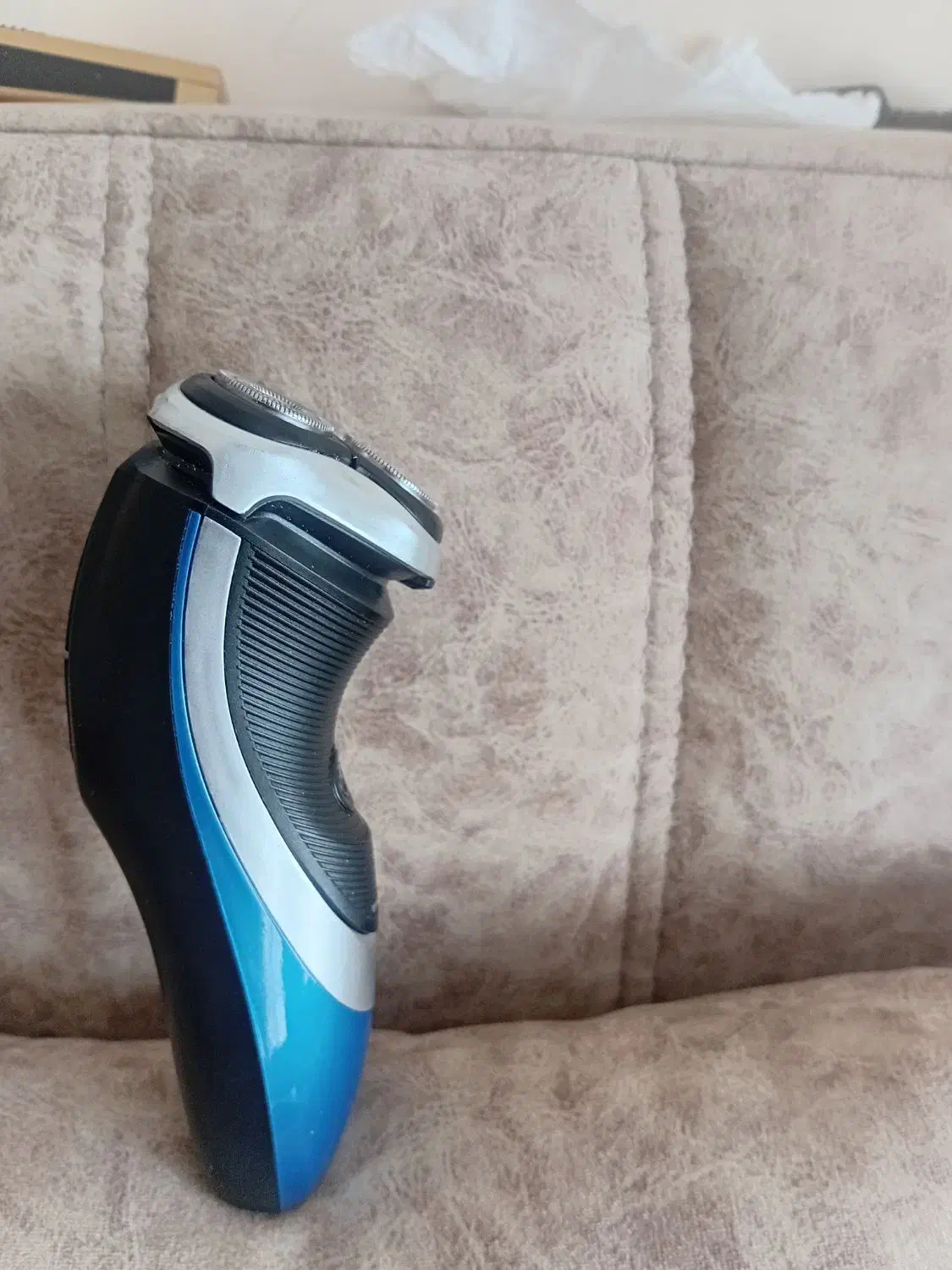 ریش تراش سه تیغ فیلیپس مدل t890|آرایشی، بهداشتی، درمانی|رفسنجان, |دیوار